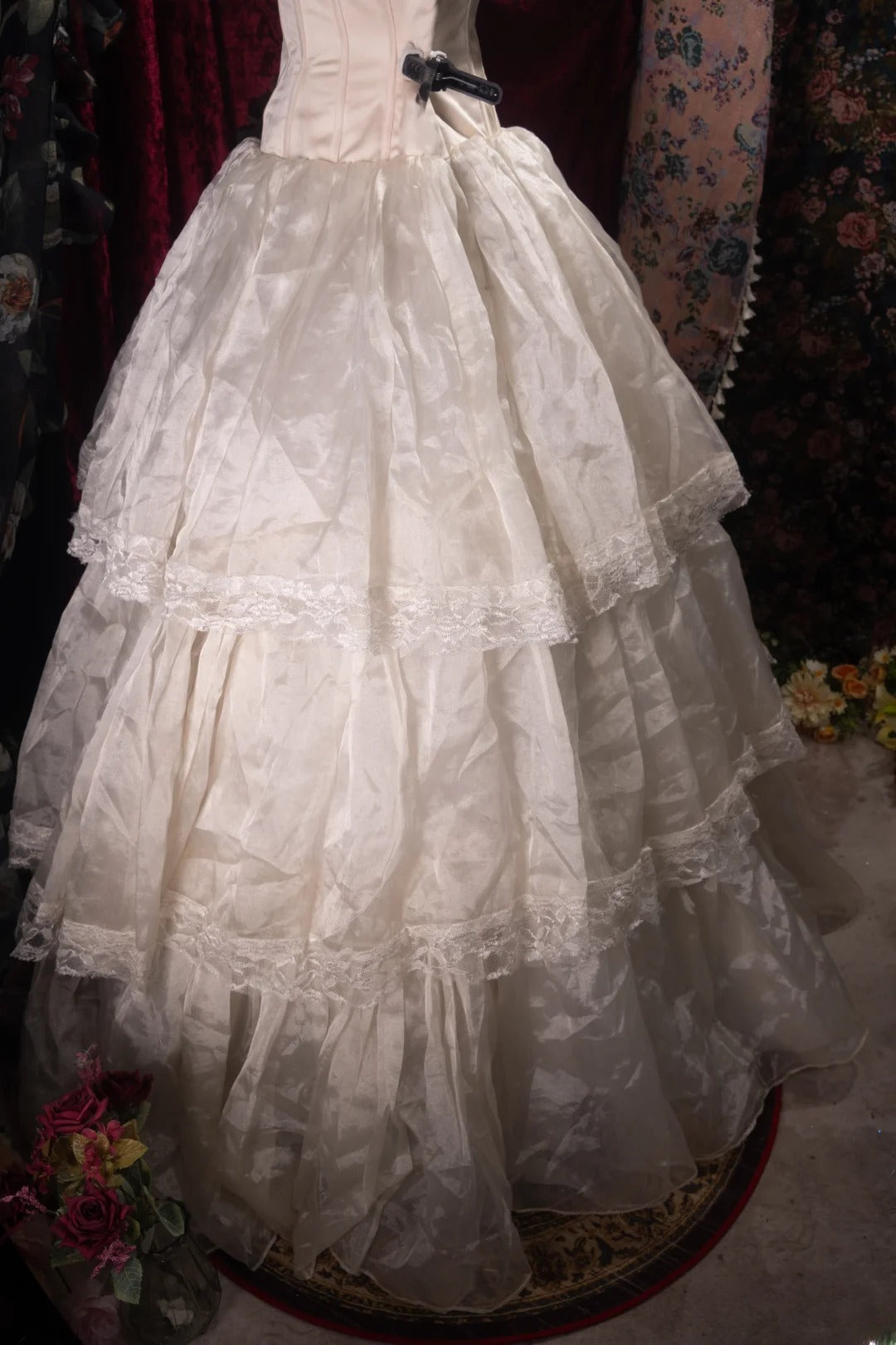 Chic Ball Gown Square Neck Organza White Long Tiered With Puffy Sleeves Quince Dress inspo Party Gowns Sweet 16 Outfits RB8287