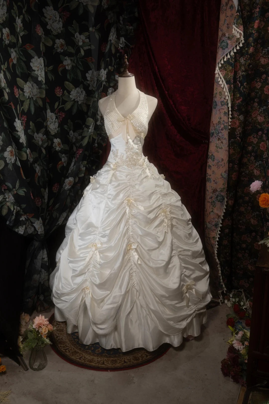 Vintage Ball Gown Halter Taffeta 1950s White Appliqued With Beading Long Autumn Winter Brides Gown Bridal Dress Wedding Dresses RB8288