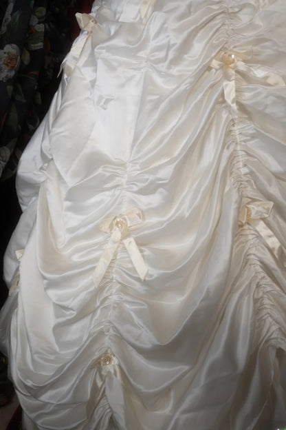 Vintage Ball Gown Halter Taffeta 1950s White Appliqued With Beading Long Autumn Winter Brides Gown Bridal Dress Wedding Dresses RB8288