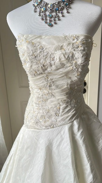 Chic Wedding Dress Mermaid Strapless White Lace With Train Tiered Summer Bridal Gown RC0516