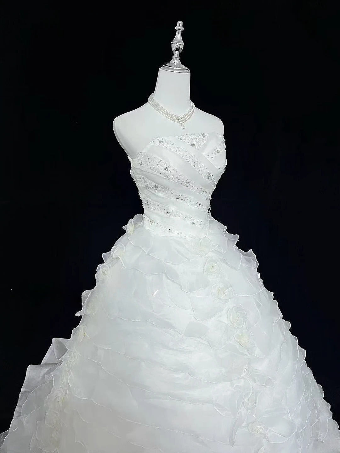 Modest Ball Gown Strapless White With Tiered Layers Beading Long Quince Dress Voluminous Sweet 16 Sweet Sixteen Outfits Vestido de 15 RB7532