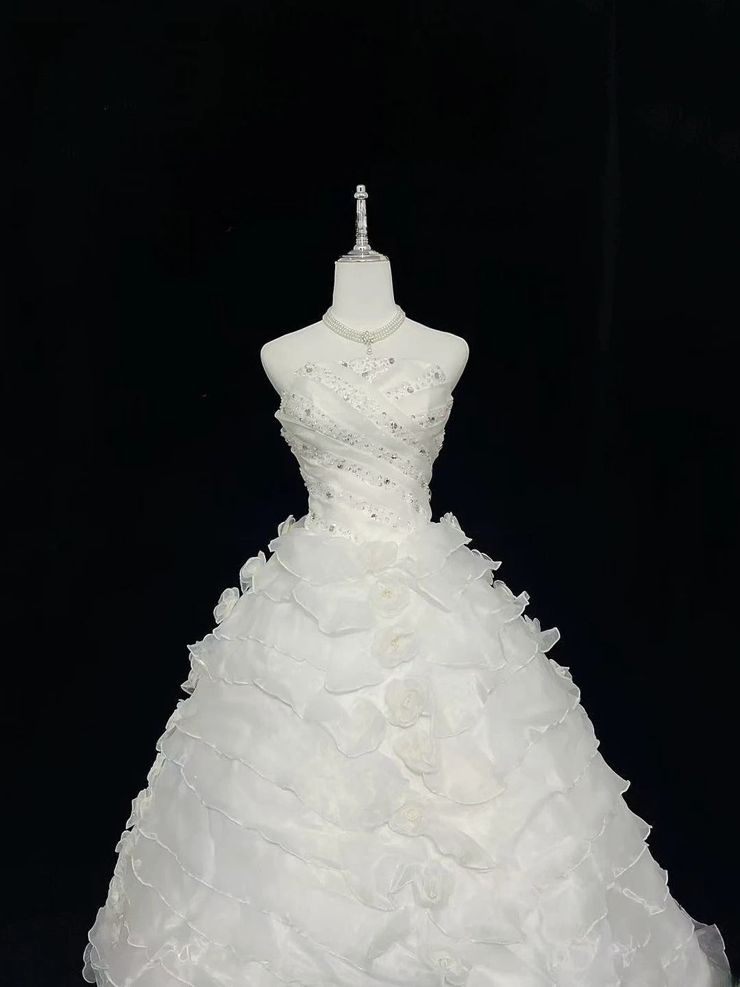 Modest Ball Gown Strapless White With Tiered Layers Beading Long Quince Dress Voluminous Sweet 16 Sweet Sixteen Outfits Vestido de 15 RB7532