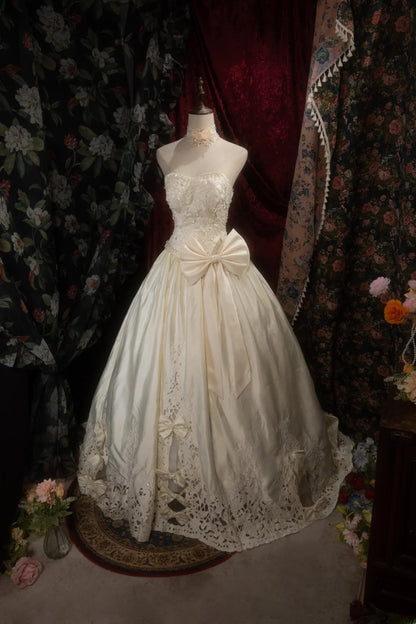 Vintage Ball Gown Sweetheart Taffeta 1950s Cream Ivory Appliqued With Bow Long Autumn Winter Bridal Dress Wedding Dresses RB8292