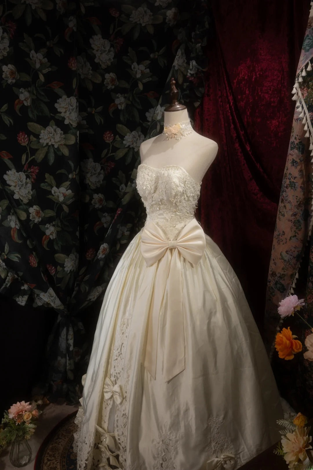 Vintage Ball Gown Sweetheart Taffeta 1950s Cream Ivory Appliqued With Bow Long Autumn Winter Bridal Dress Wedding Dresses RB8292