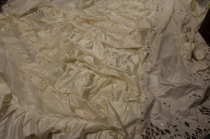 Vintage Ball Gown Sweetheart Taffeta 1950s Cream Ivory Appliqued With Bow Long Autumn Winter Bridal Dress Wedding Dresses RB8292