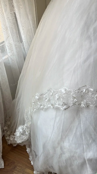 Chic Wedding Dress Ball Gown Strapless White Lace With Tiered Train Summer Bridal Gown RC0522