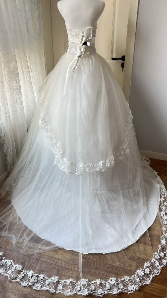 Chic Wedding Dress Ball Gown Strapless White Lace With Tiered Train Summer Bridal Gown RC0522