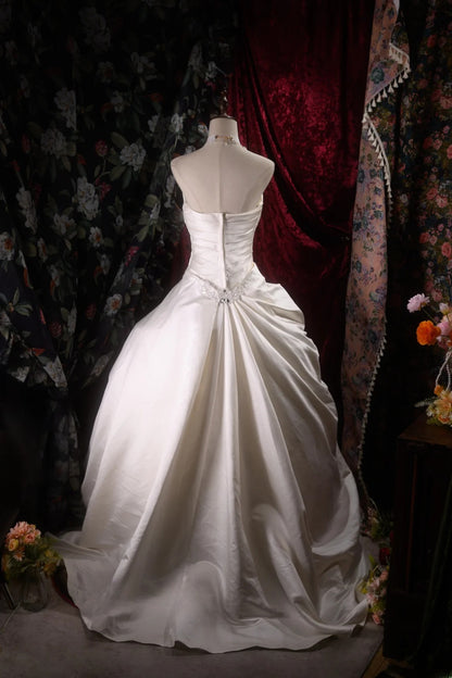 Vintage Ball Gown Strapless 1950s White With Ruffled Long Autumn Winter Bridal Dress Wedding Dresses RB8295