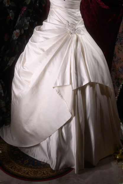 Vintage Ball Gown Strapless 1950s White With Ruffled Long Autumn Winter Bridal Dress Wedding Dresses RB8295