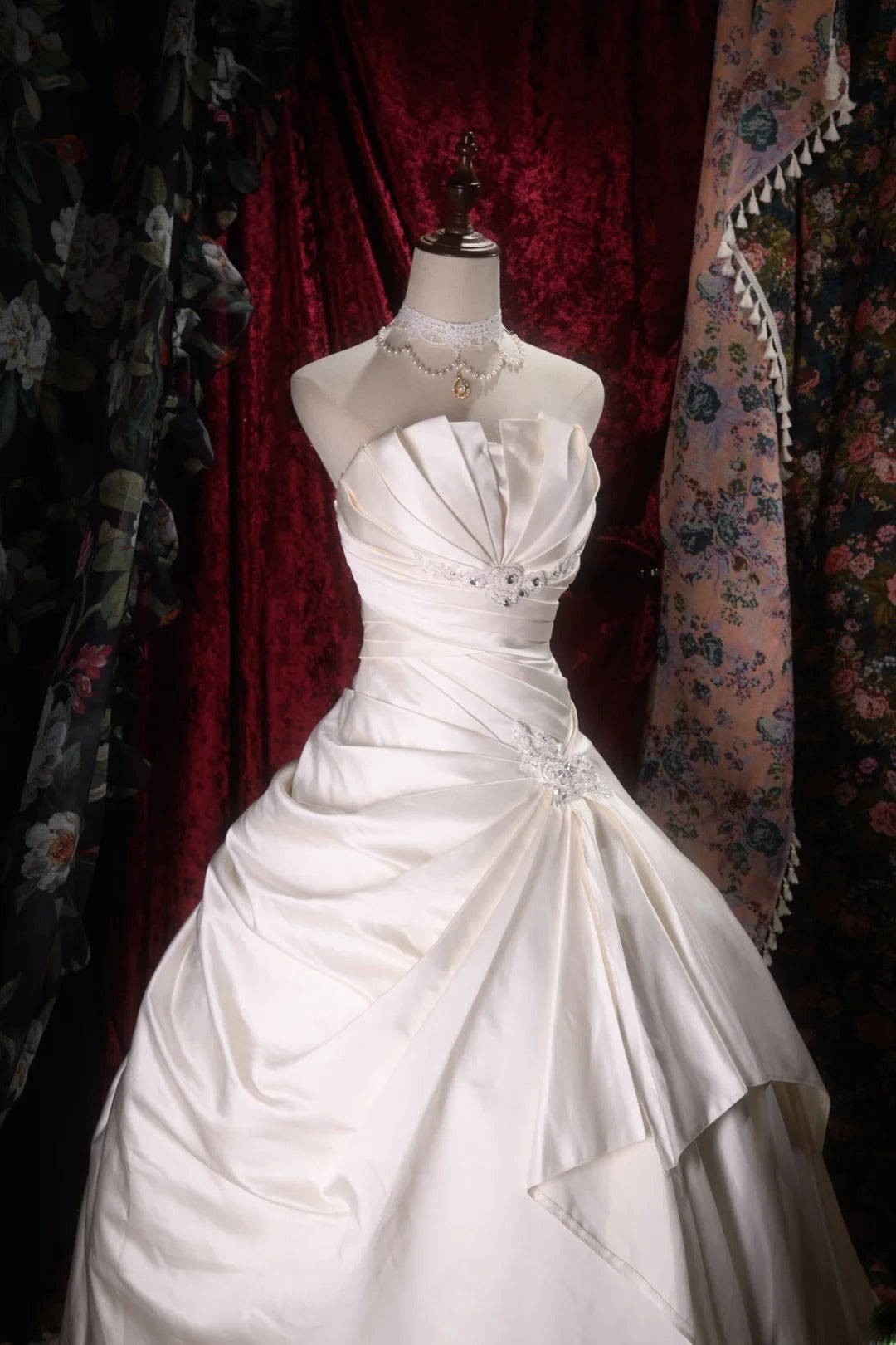 Vintage Ball Gown Strapless 1950s White With Ruffled Long Autumn Winter Bridal Dress Wedding Dresses RB8295