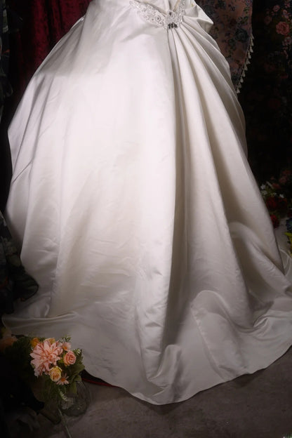 Vintage Ball Gown Strapless 1950s White With Ruffled Long Autumn Winter Bridal Dress Wedding Dresses RB8295