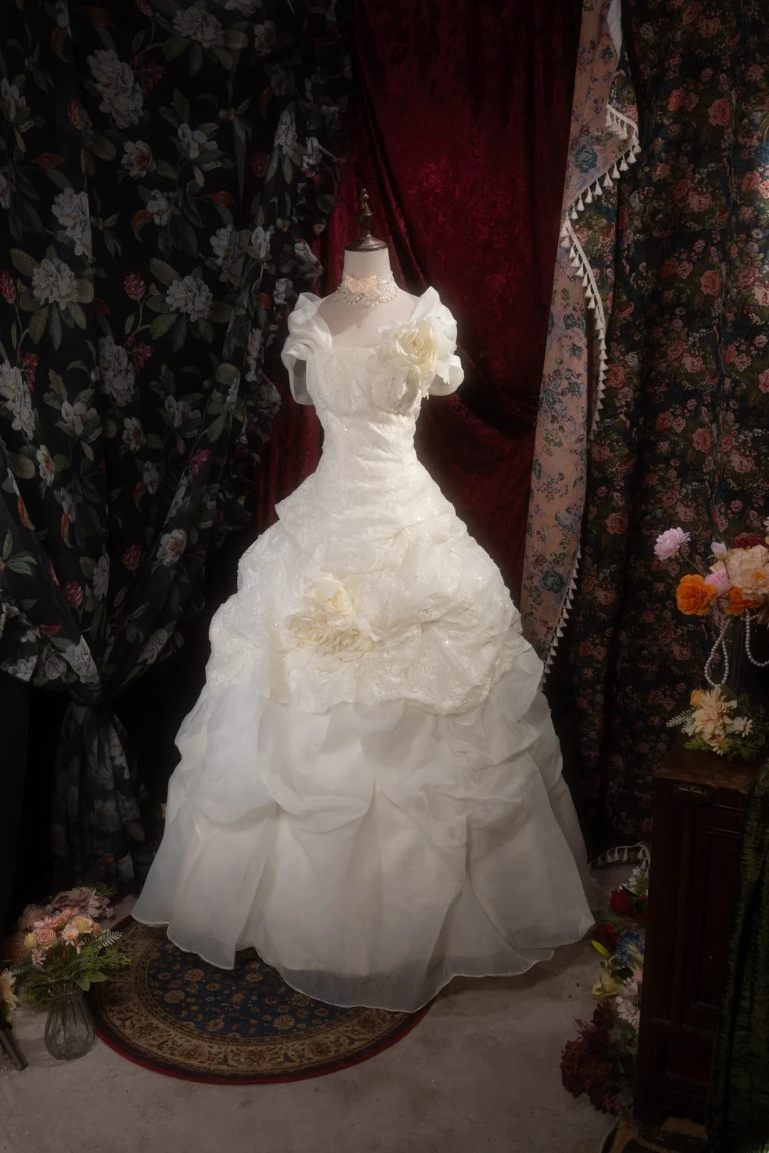Retro Vintage Ball Gown Square 1950s Cream Ivory With Ruffled Flowers Long Autumn Winter Bridal Dress Wedding Dresses RB8296