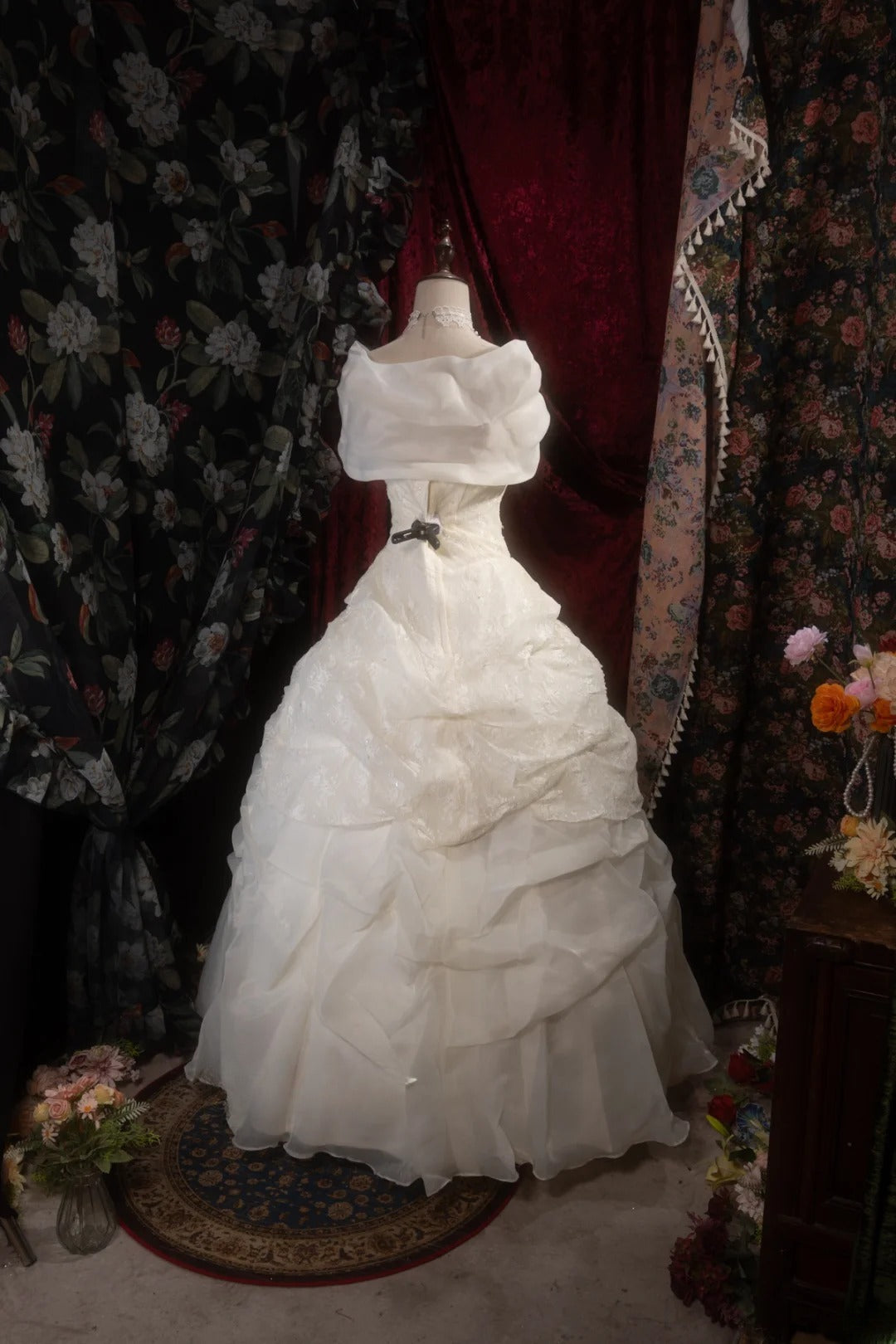 Retro Vintage Ball Gown Square 1950s Cream Ivory With Ruffled Flowers Long Autumn Winter Bridal Dress Wedding Dresses RB8296