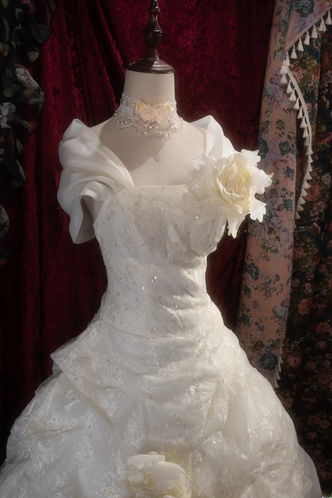Retro Vintage Ball Gown Square 1950s Cream Ivory With Ruffled Flowers Long Autumn Winter Bridal Dress Wedding Dresses RB8296