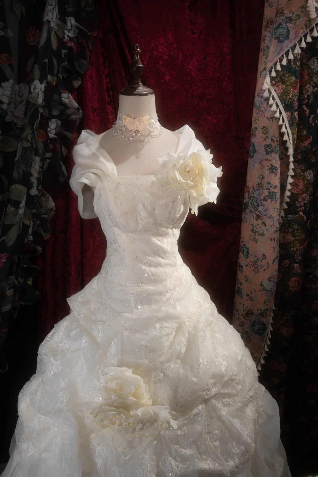 Retro Vintage Ball Gown Square 1950s Cream Ivory With Ruffled Flowers Long Autumn Winter Bridal Dress Wedding Dresses RB8296