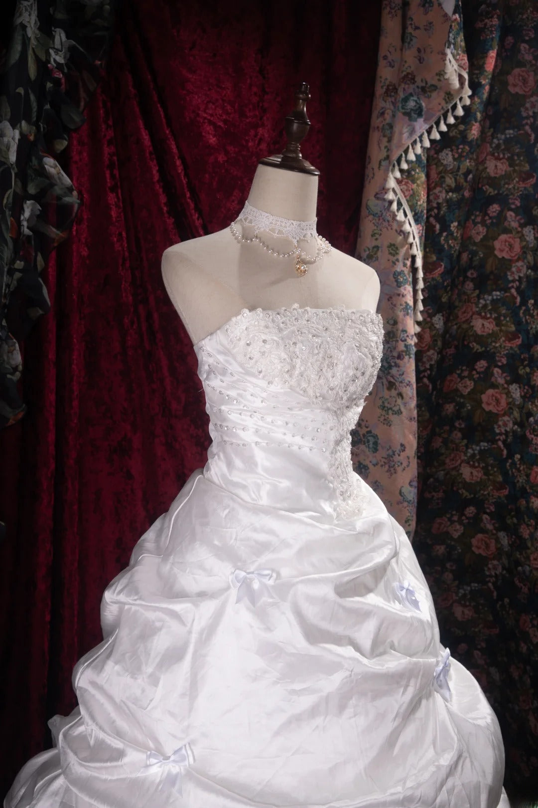 Chic Ball Gown Strapless White Satin Long With Appliqued Bow Quince Dress inspo Party Gowns Sweet 16 Outfits RB8297