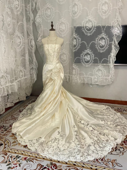 Vintage Wedding Dress A line Square Satin Appliques White With Lace Bridal Gown for Big Day RB9956