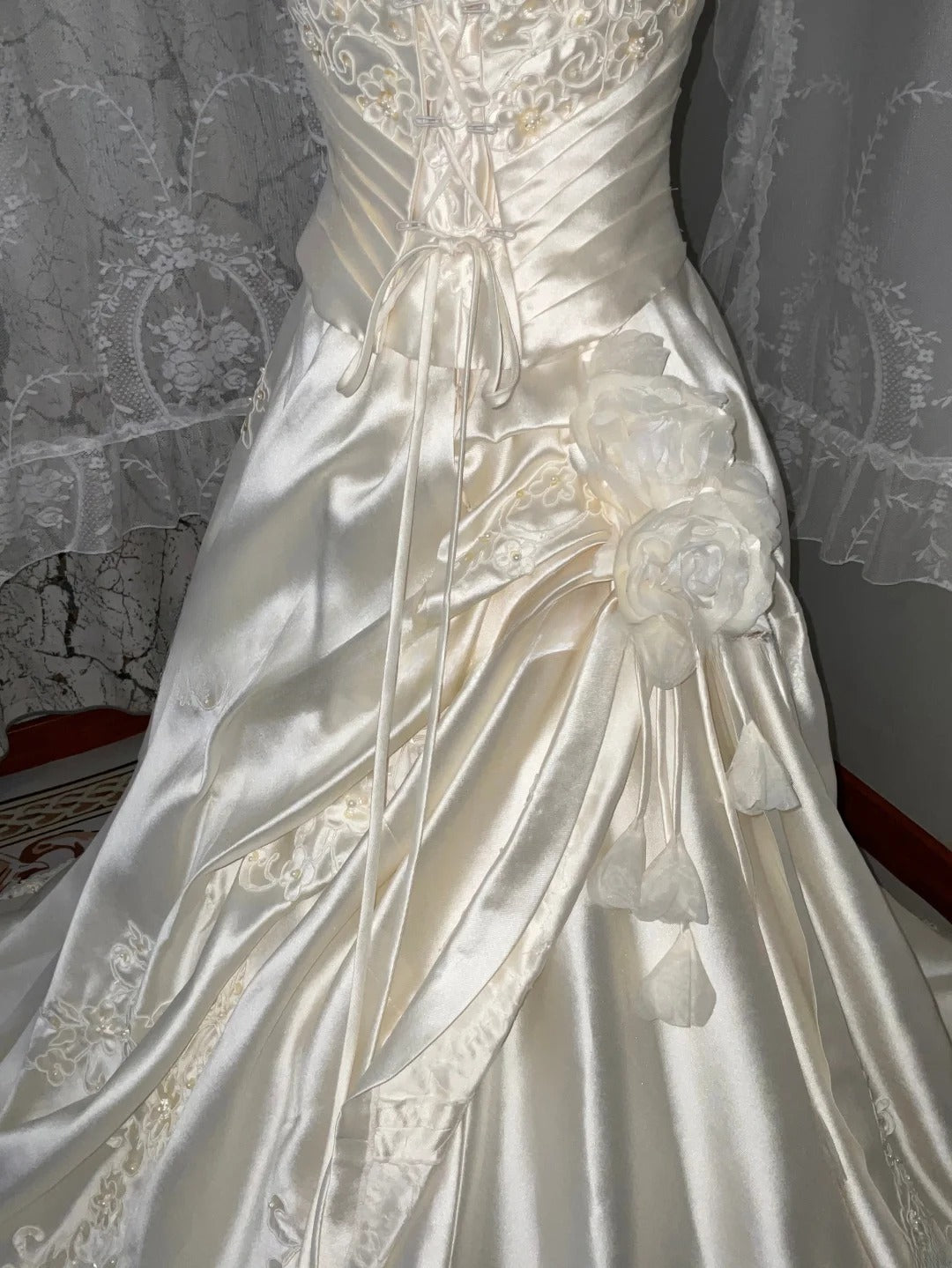 Vintage Wedding Dress A line Square Satin Appliques White With Lace Bridal Gown for Big Day RB9956