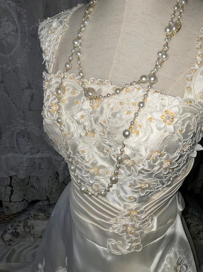Vintage Wedding Dress A line Square Satin Appliques White With Lace Bridal Gown for Big Day RB9956