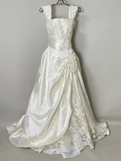 Vintage Wedding Dress A line Square Satin Appliques White With Lace Bridal Gown for Big Day RB9956