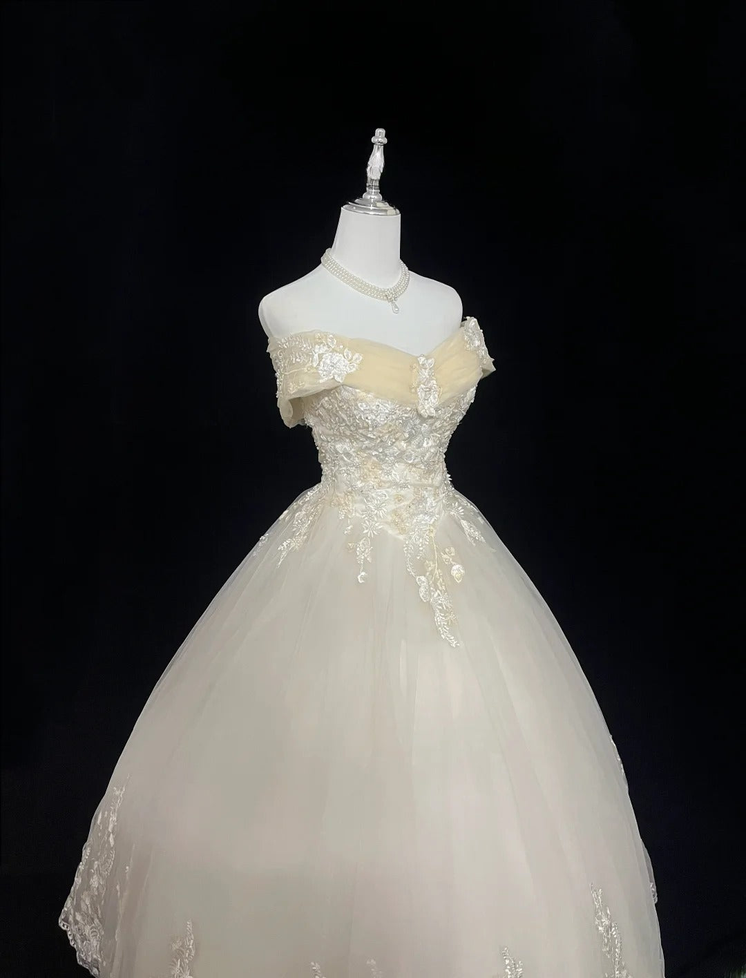 Cute Ball Gown Off The Shoulder Light Yellow With Appliqued Long Quince Dress Voluminous Sweet 16 Sweet Sixteen Outfits Vestido de 15 RB7549