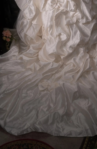 Cute Princess Ball Gown Formal Events Strapless Taffeta White With Tiered Quince Dress Quinceanera Dresses Birthday Outfits RB8368