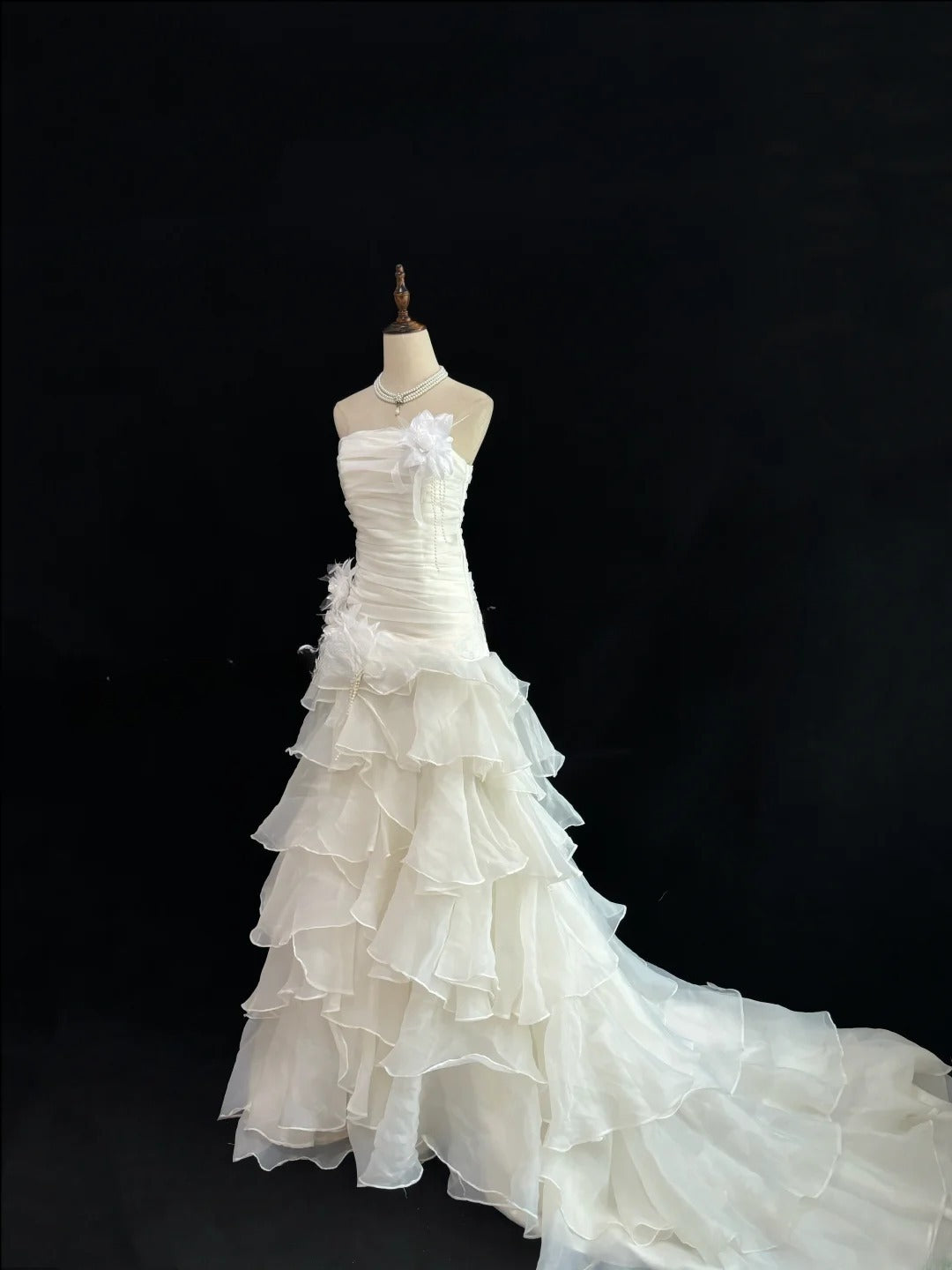 Vintage Mermaid Strapless White With Tiered Layers Chiffon Brides Gown Bridal Dress Wedding Dresses Style RB7572