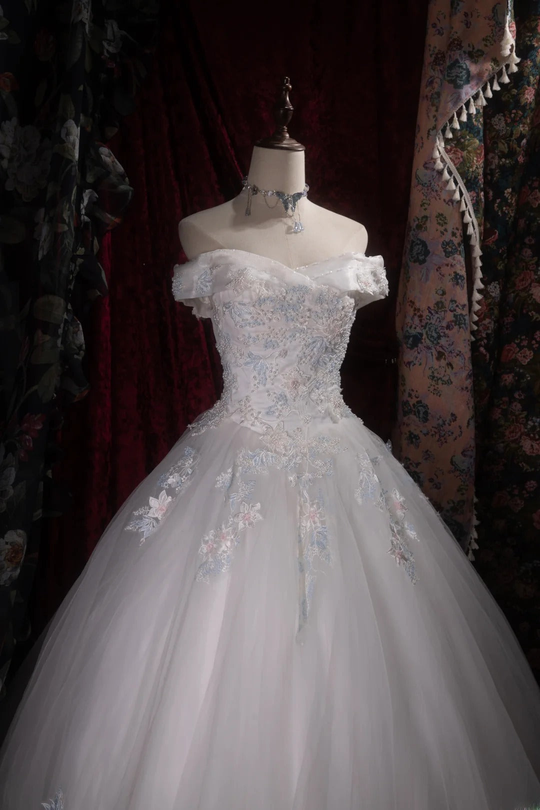 Cute Princess Ball Gown Formal Events Off The Shoulder Gray White With Lace Quince Dress Quinceanera Dresses Birthday Outfits RB8370