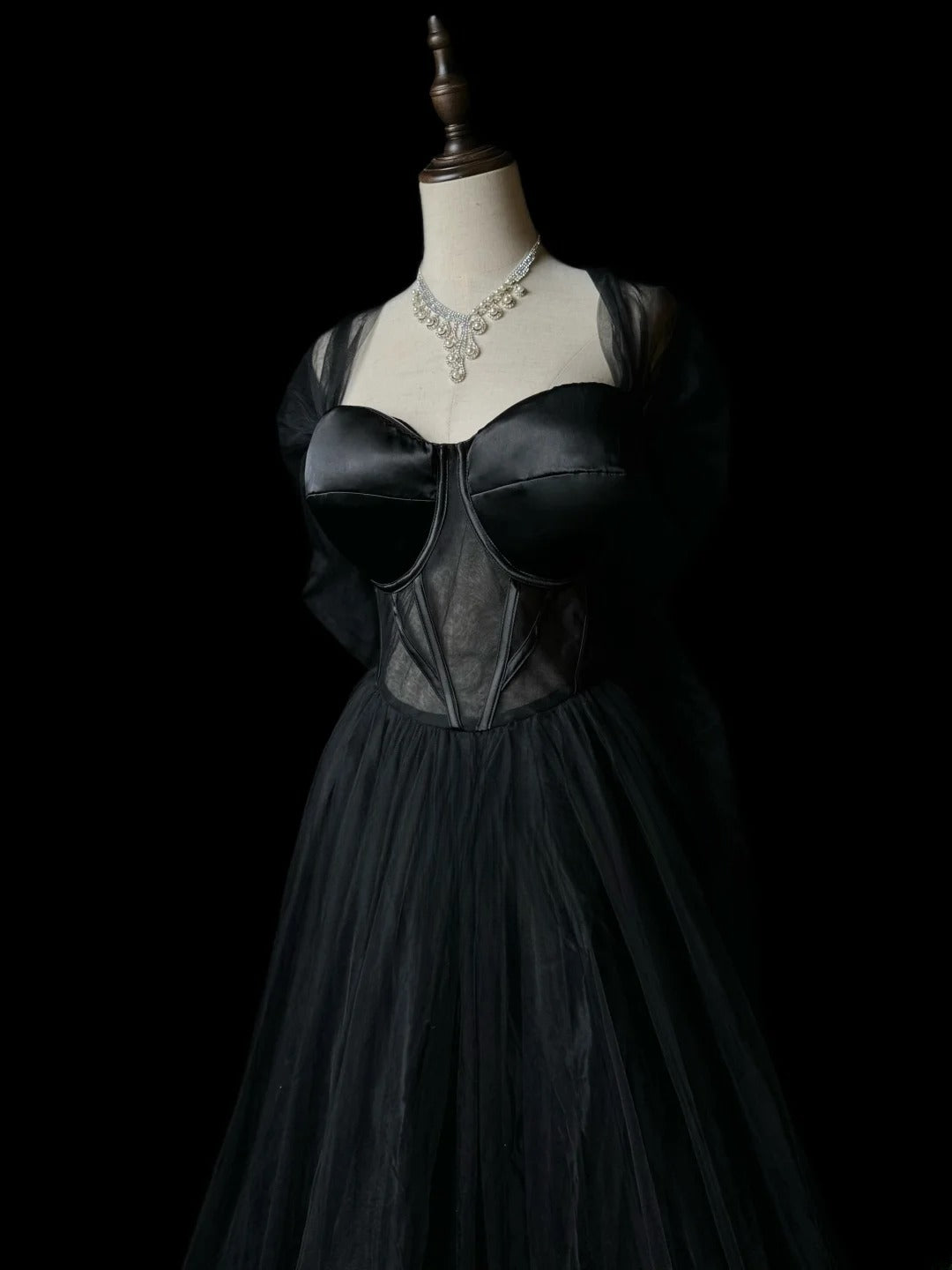 Vintage Prom Dresses A line Sweetheart Tulle Black Tie Dress With Sleeves Long Party Gown Formal Outfits RB5984