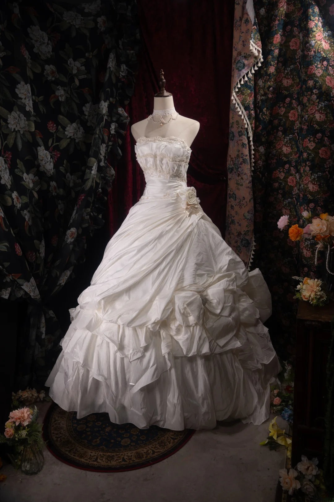 Vintage Ball Gown Strapless 2000s White With Ruffled Flower Long Autumn Winter Bridal Dress Wedding Dresses RB8373