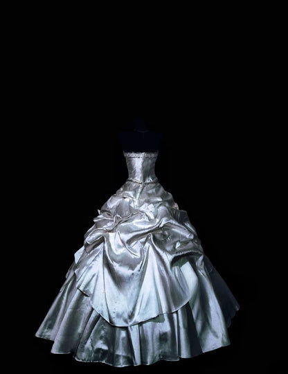 Charming Ball Gown Strapless Gray Quinceanera Dresses With Beading For Sweet 15 Anos Celebration Birthday Formal Gown RB8834