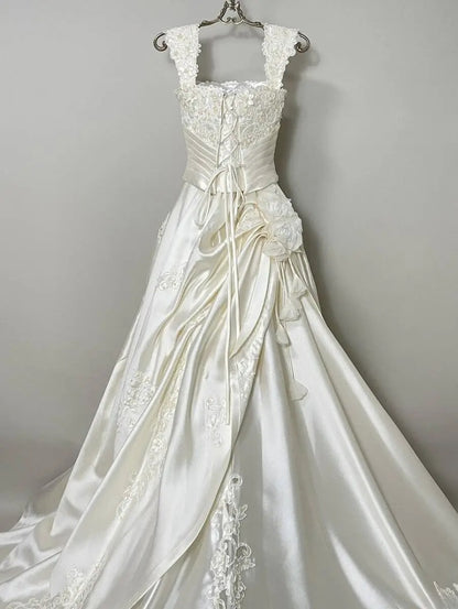 Vintage Wedding Dress A line Square Satin Appliques White With Lace Bridal Gown for Big Day RB9956
