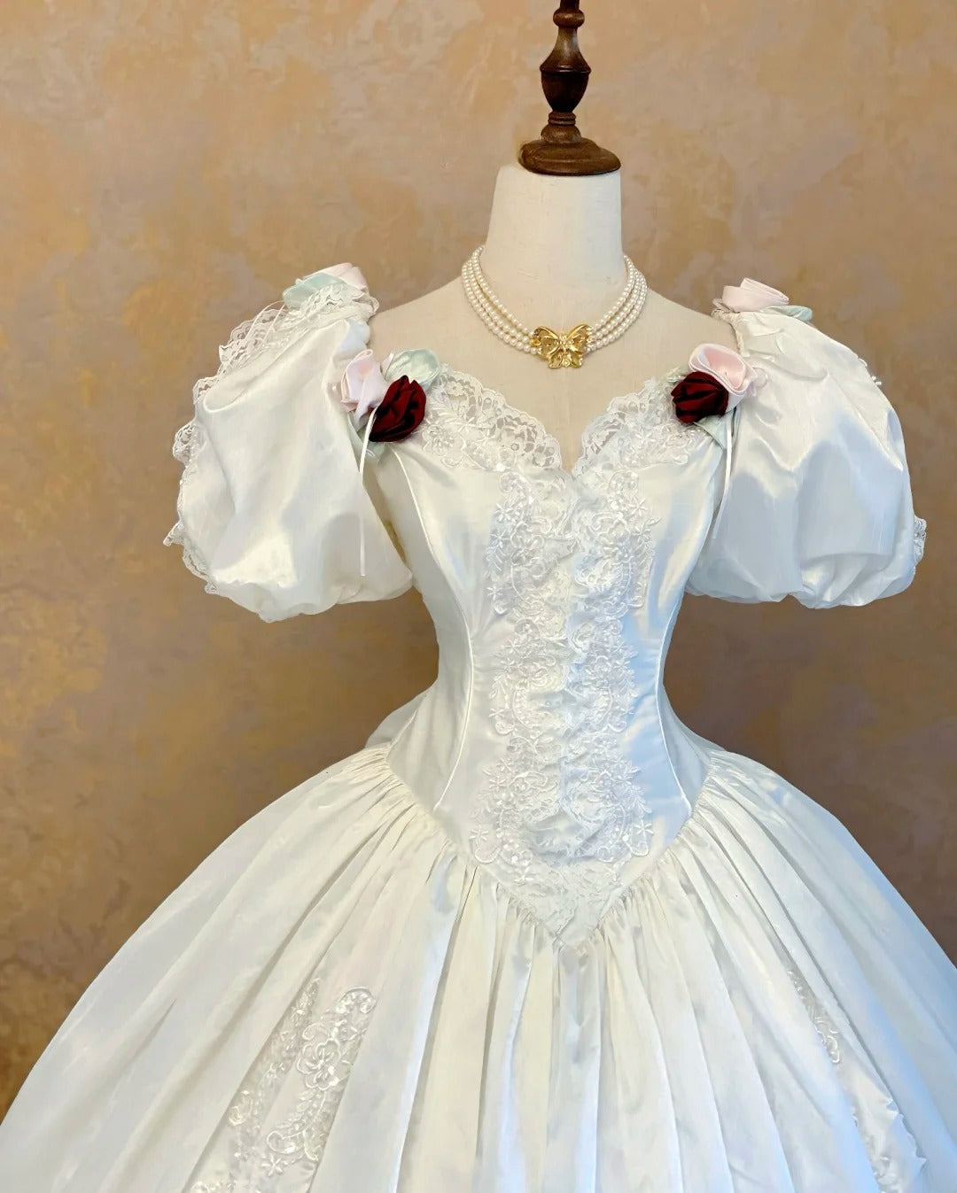 Elegant Floor Length Wedding Dress Classic Sweetheart White With Sleeves Lace Bridal Gown for Big Day RB9115