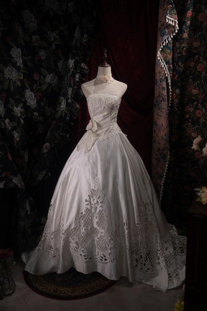 Stunning Ball Gown Strapless 2000s White With Beading Appliqued Long Autumn Winter Bridal Dress Wedding Dresses RB8376