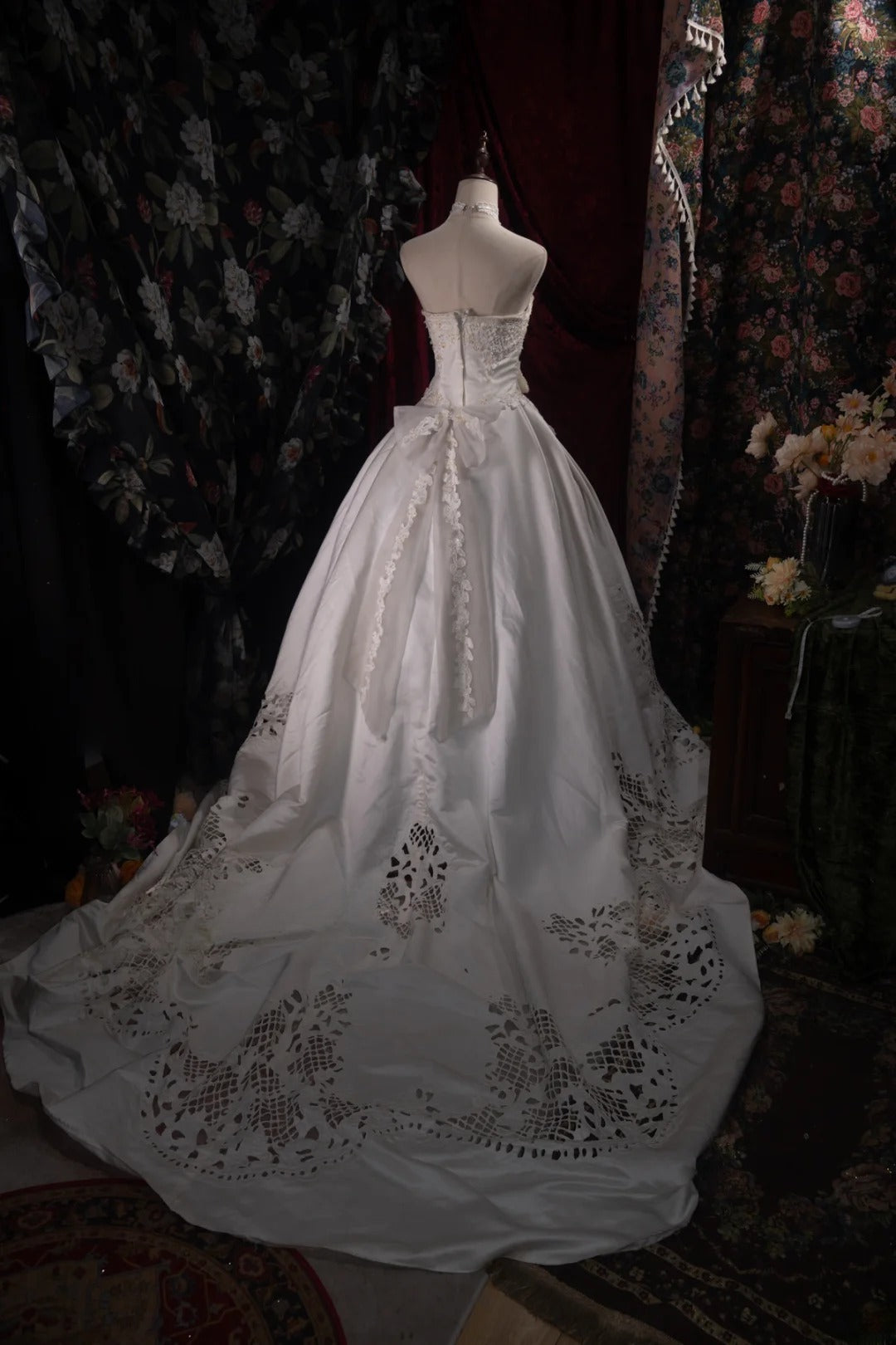 Stunning Ball Gown Strapless 2000s White With Beading Appliqued Long Autumn Winter Bridal Dress Wedding Dresses RB8376