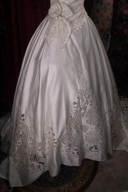 Stunning Ball Gown Strapless 2000s White With Beading Appliqued Long Autumn Winter Bridal Dress Wedding Dresses RB8376