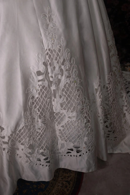 Stunning Ball Gown Strapless 2000s White With Beading Appliqued Long Autumn Winter Bridal Dress Wedding Dresses RB8376