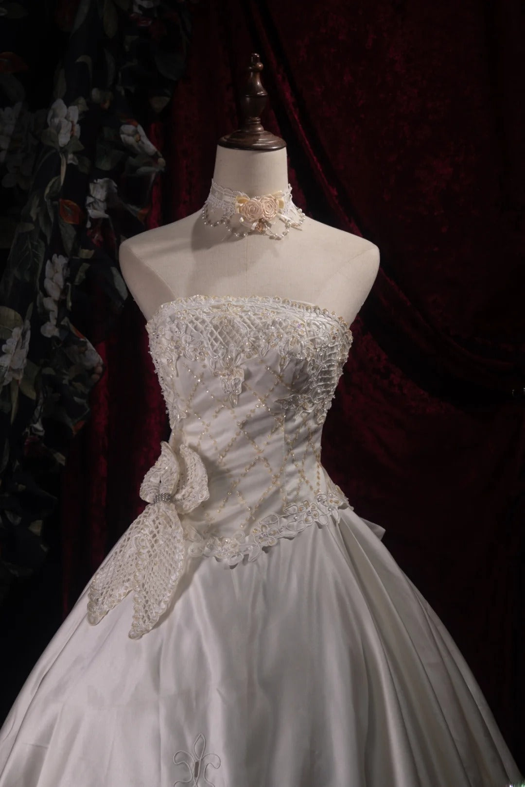 Stunning Ball Gown Strapless 2000s White With Beading Appliqued Long Autumn Winter Bridal Dress Wedding Dresses RB8376
