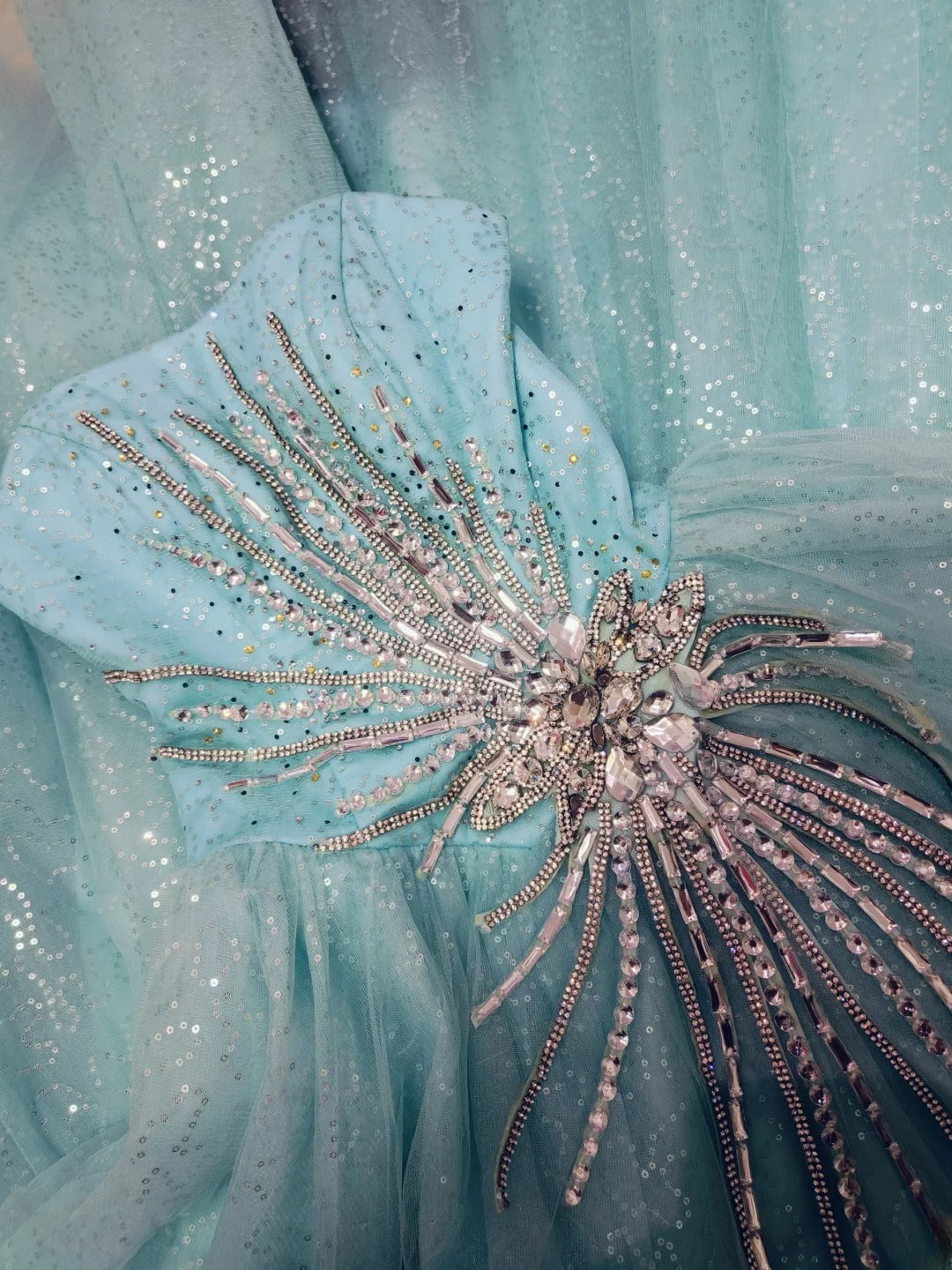 Charming Ball Gown Strapless Blue Long Quinceanera Dresses With Beaded For Sweet 15 15 Anos Celebration Birthday Formal Gown RB8838