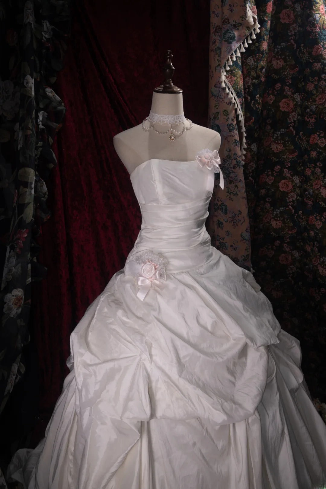 Stunning Ball Gown Strapless 2000s White With Ruffled Long Autumn Winter Bridal Dress Wedding Dresses RB8377