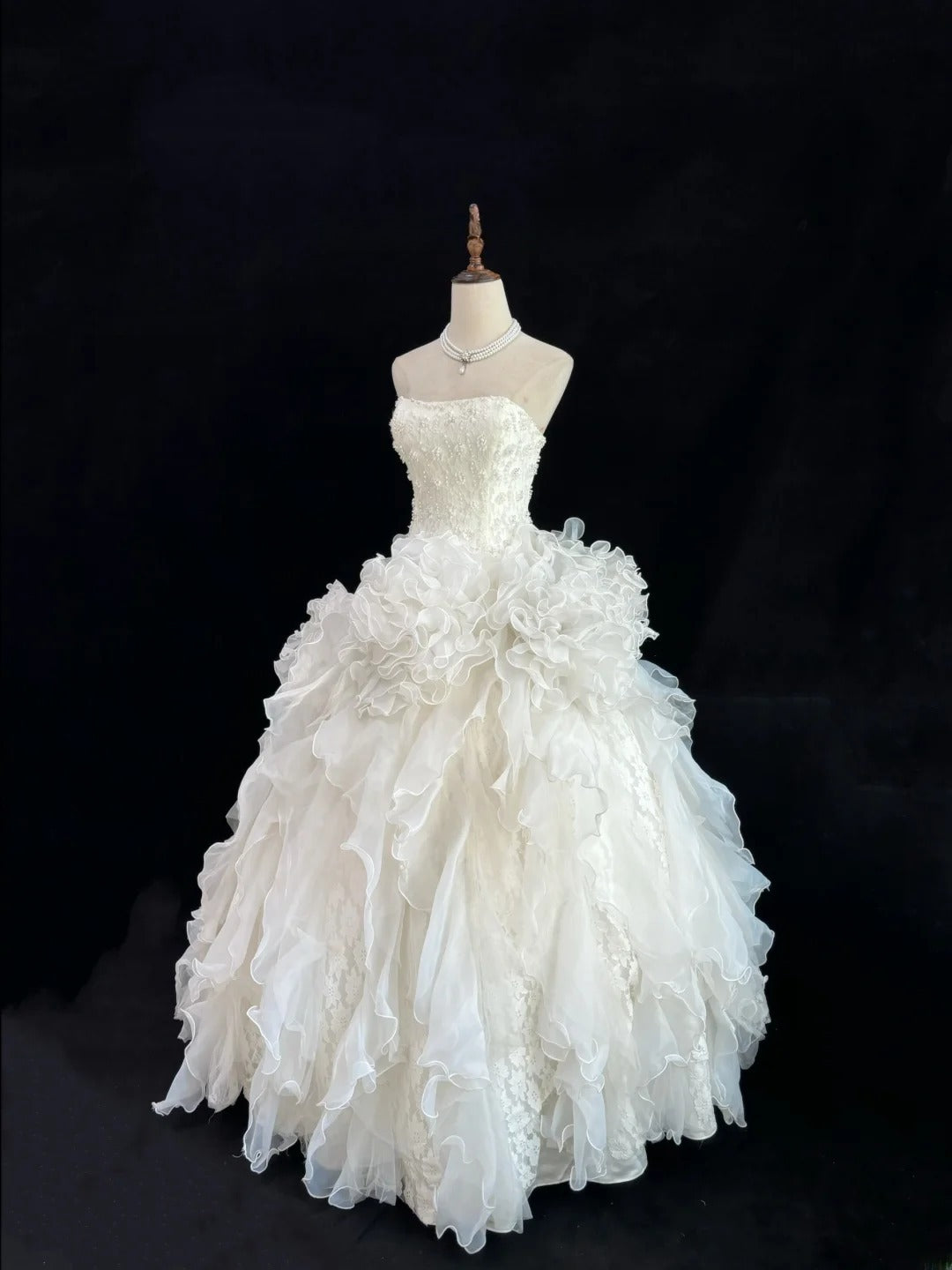 Cute Ball Gown Strapless White With Tiered Layers Long Prom Dress Tulle Sweet 16 Sweet Sixteen Outfits Vestido de 15 RB7587