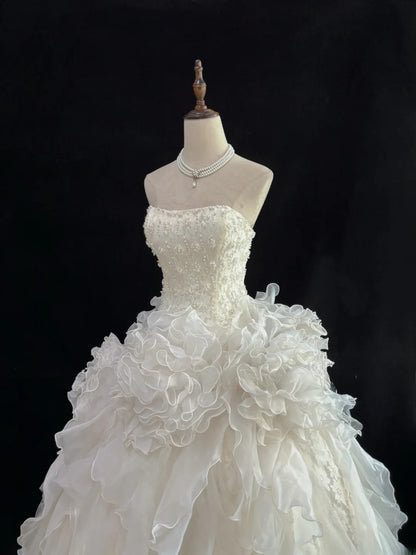 Cute Ball Gown Strapless White With Tiered Layers Long Prom Dress Tulle Sweet 16 Sweet Sixteen Outfits Vestido de 15 RB7587