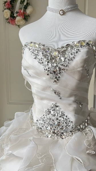 Elegant Sweet 16 Dress Long Sweetheart White Tiered Beading Ball Gown Sweet Sixteen Party Birthday Dresses RC0547