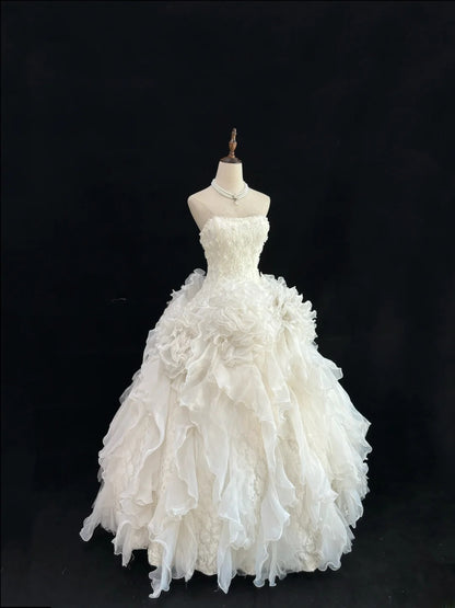 Cute Ball Gown Strapless White With Tiered Layers Long Prom Dress Tulle Sweet 16 Sweet Sixteen Outfits Vestido de 15 RB7587
