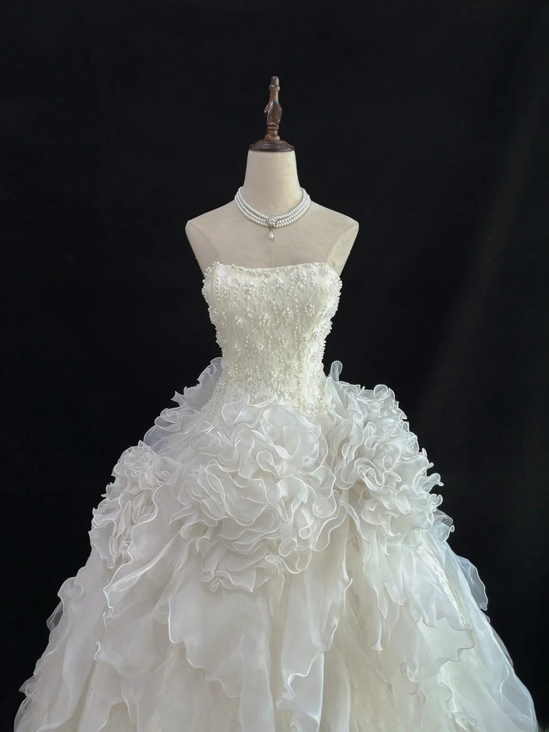 Cute Ball Gown Strapless White With Tiered Layers Long Prom Dress Tulle Sweet 16 Sweet Sixteen Outfits Vestido de 15 RB7587