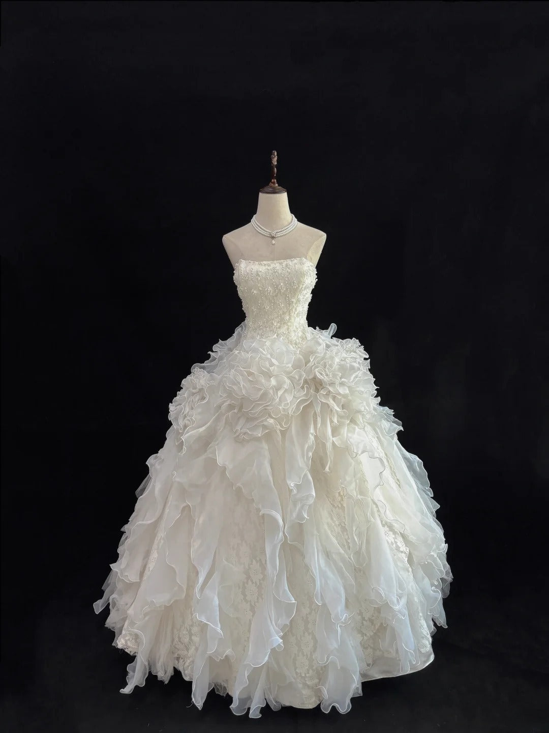 Cute Ball Gown Strapless White With Tiered Layers Long Prom Dress Tulle Sweet 16 Sweet Sixteen Outfits Vestido de 15 RB7587
