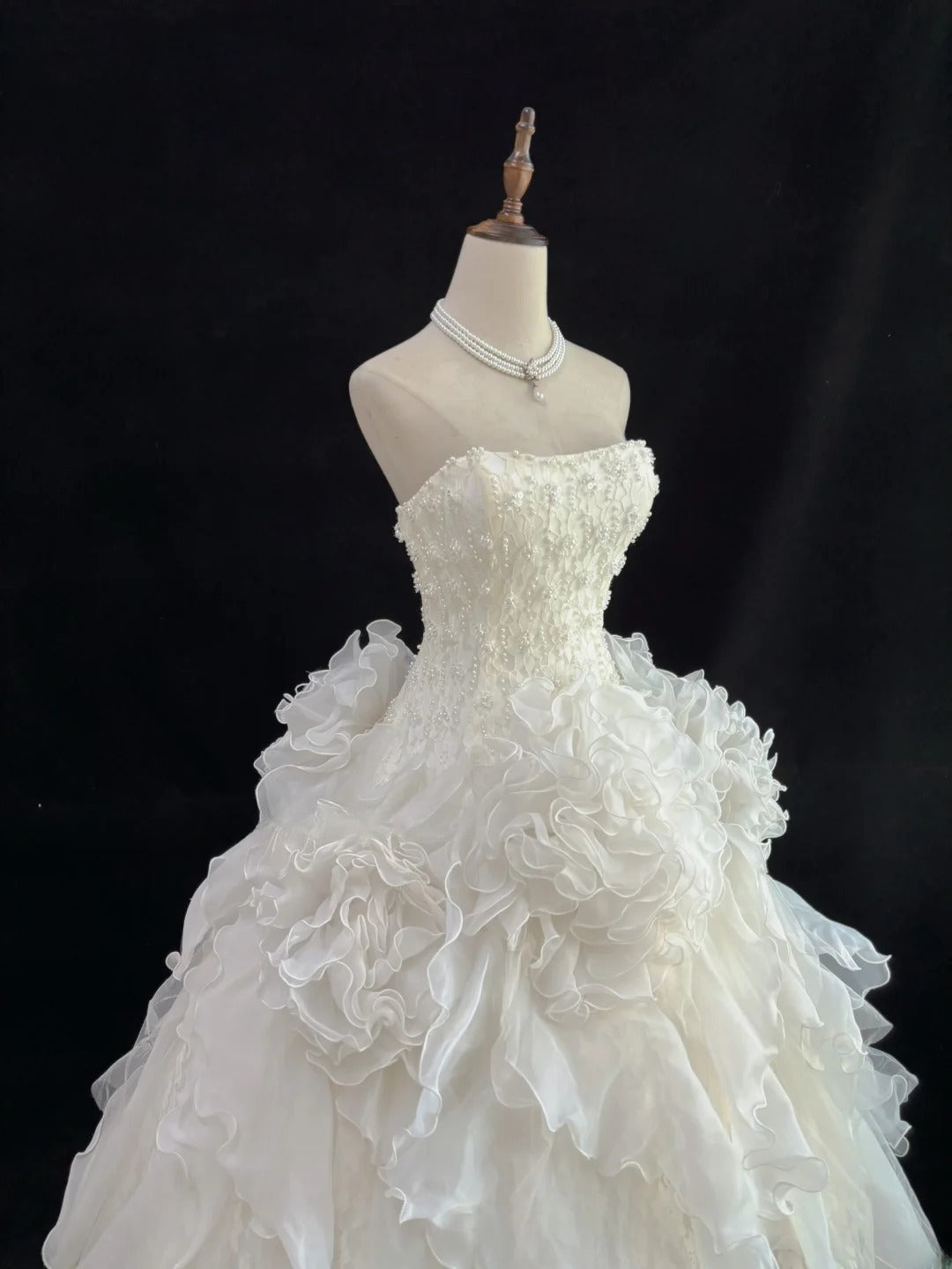 Cute Ball Gown Strapless White With Tiered Layers Long Prom Dress Tulle Sweet 16 Sweet Sixteen Outfits Vestido de 15 RB7587
