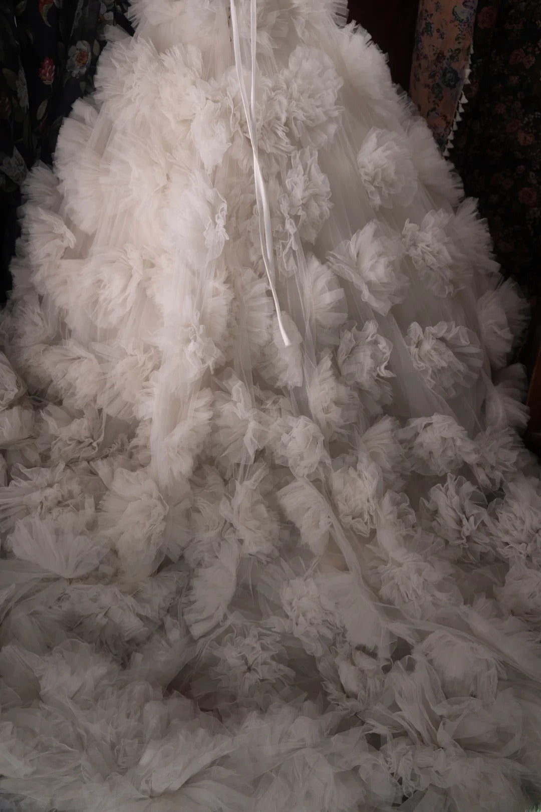 Stunning Ball Gown Sweetheart White Tulle 2000s With Flowers Long Autumn Winter Bridal Dress Wedding Dresses RB8382