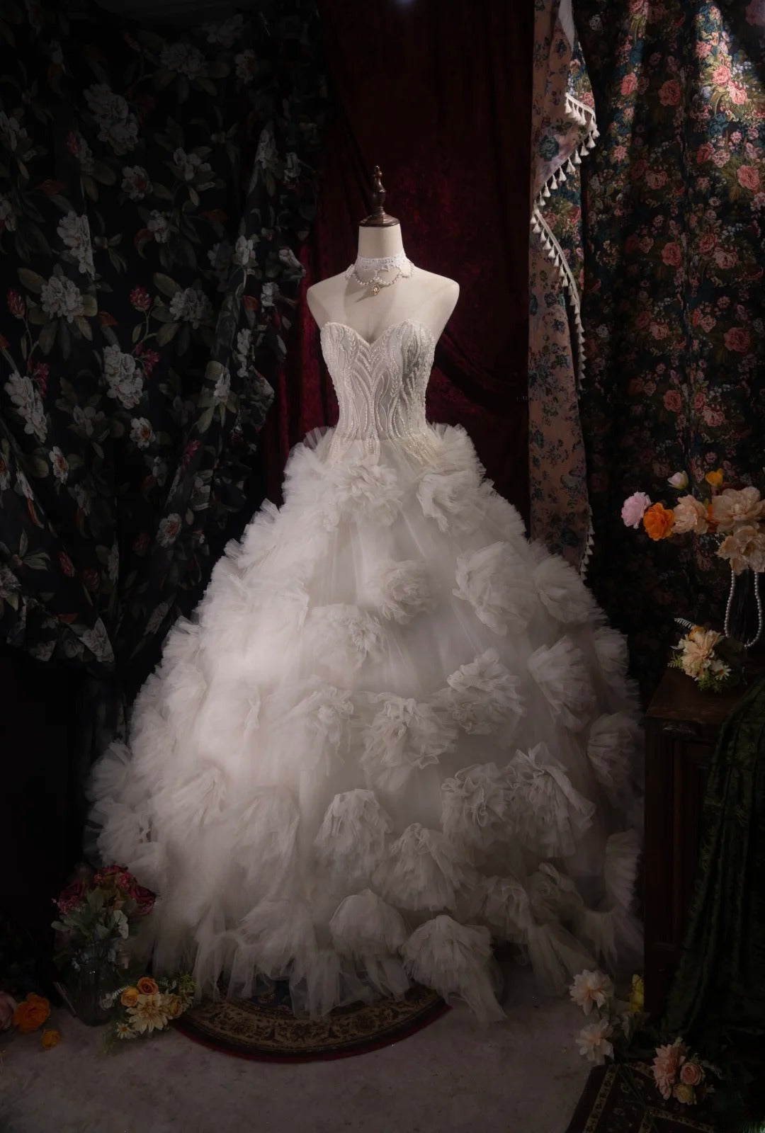 Stunning Ball Gown Sweetheart White Tulle 2000s With Flowers Long Autumn Winter Bridal Dress Wedding Dresses RB8382