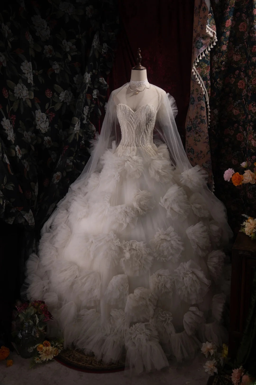 Stunning Ball Gown Sweetheart White Tulle 2000s With Flowers Long Autumn Winter Bridal Dress Wedding Dresses RB8382